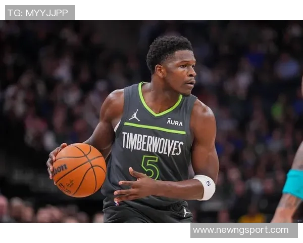 爱德华兹单节狂砍17分全场30分助球队掀起胜利浪潮 爱德华兹单节狂砍17分全场30分助球队掀起胜利浪潮