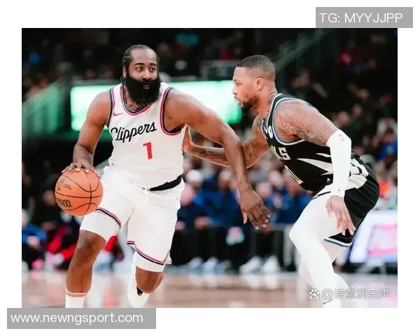 哈登失误未回头巴图姆踩线后失落卢指导直接选择离场