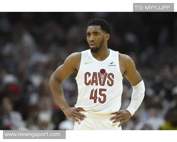 米切尔回应下半场零分表现称双腿沉重并无大碍 米切尔回应下半场零分表现称双腿沉重并无大碍