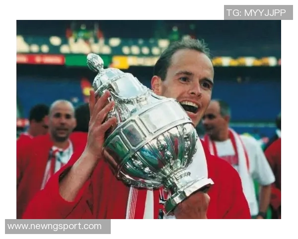 英媒称米堡主帅接掌狼队机会增加滕哈赫与阿贾克斯关系升温